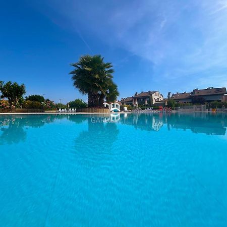 Perla Apartment - 3 Piscine E Un Bar - Desenzano Desenzano del Garda Ngoại thất bức ảnh