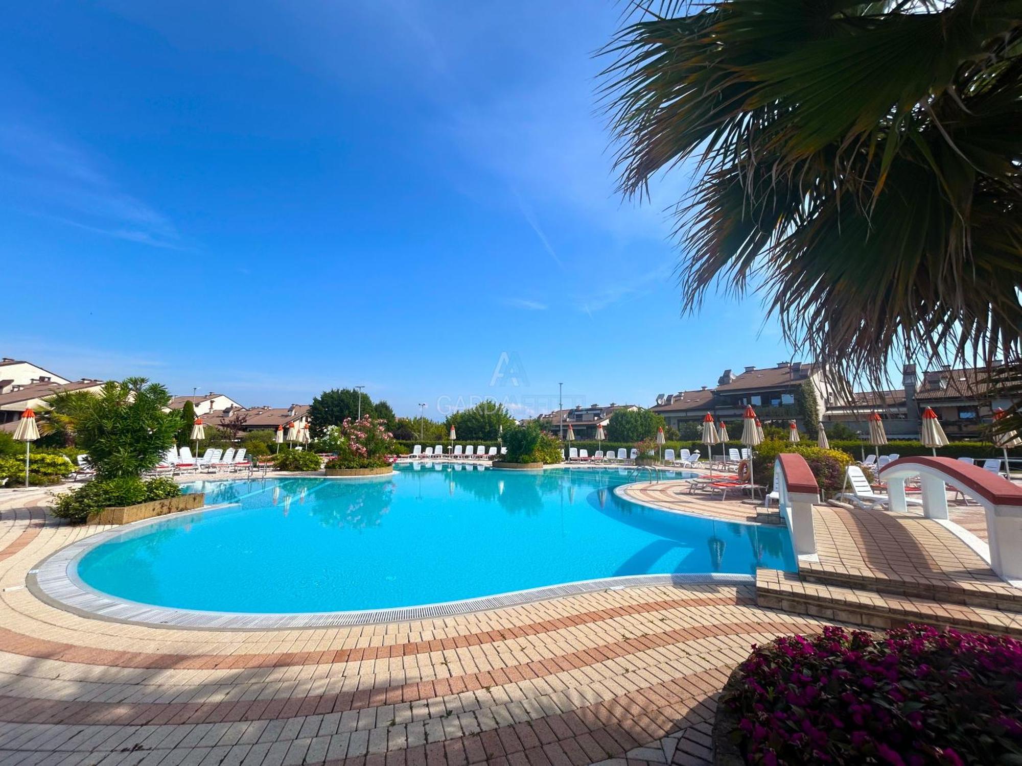 Perla Apartment - 3 Piscine E Un Bar - Desenzano Desenzano del Garda Ngoại thất bức ảnh