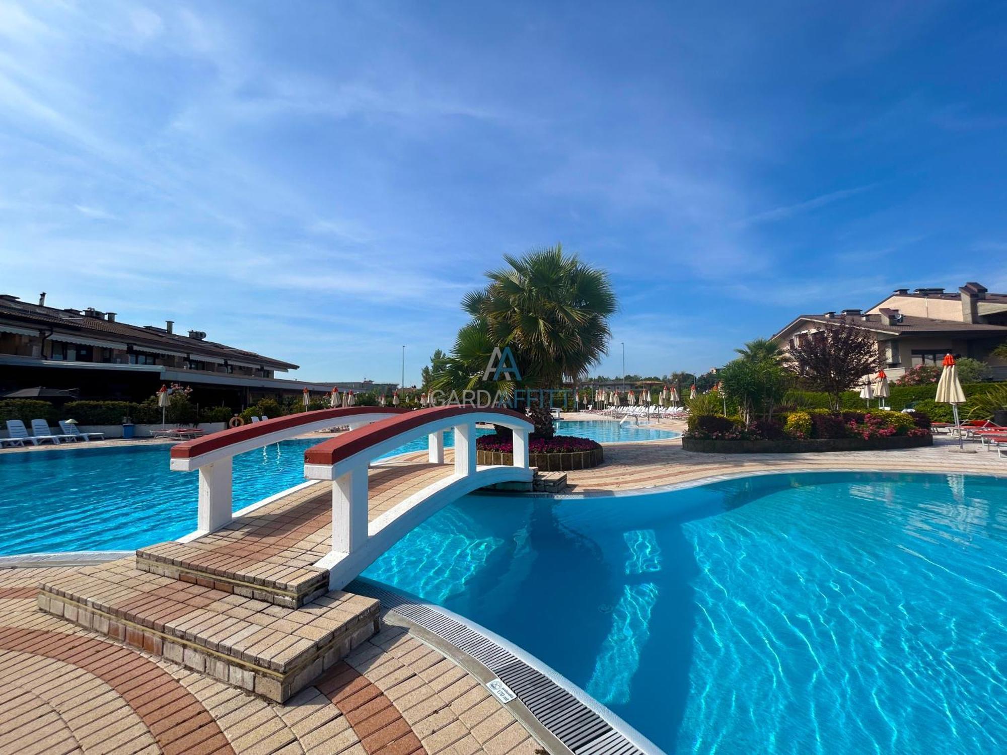Perla Apartment - 3 Piscine E Un Bar - Desenzano Desenzano del Garda Ngoại thất bức ảnh