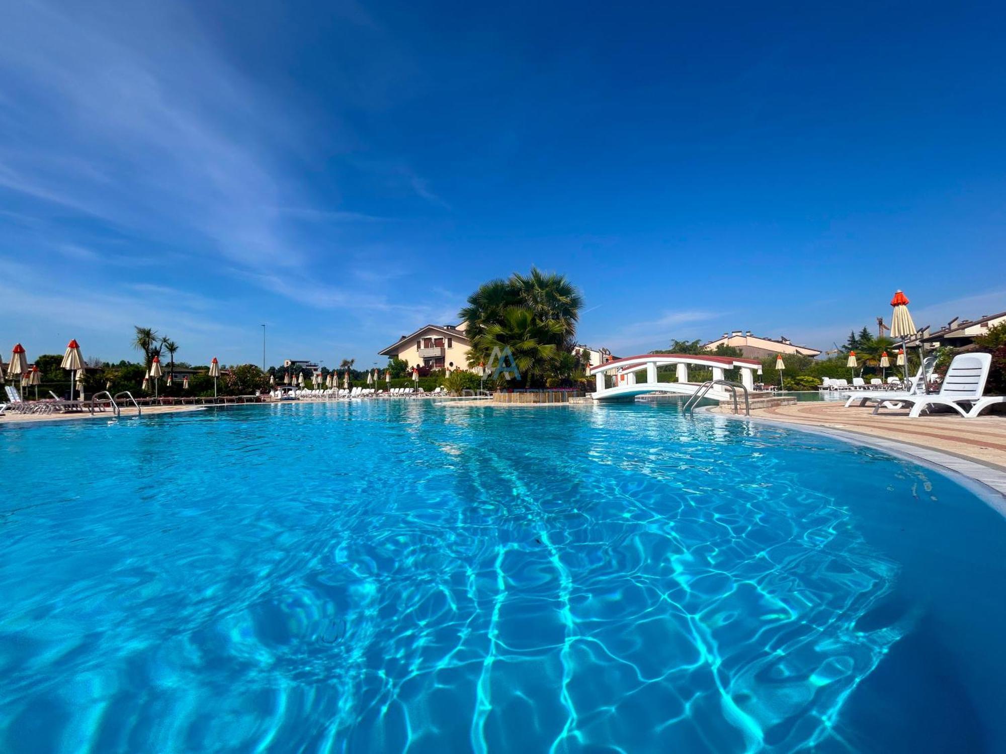 Perla Apartment - 3 Piscine E Un Bar - Desenzano Desenzano del Garda Ngoại thất bức ảnh