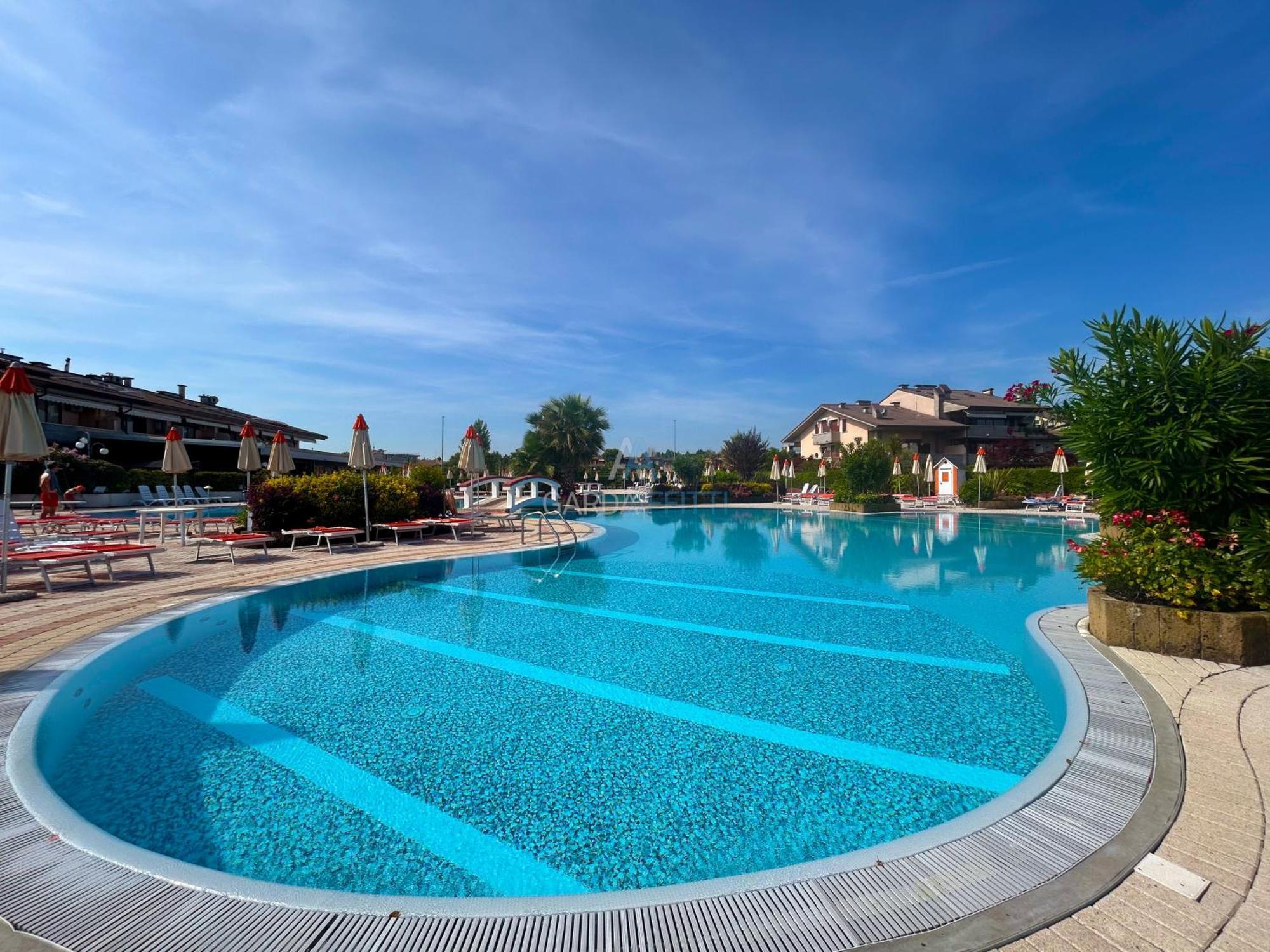 Perla Apartment - 3 Piscine E Un Bar - Desenzano Desenzano del Garda Ngoại thất bức ảnh
