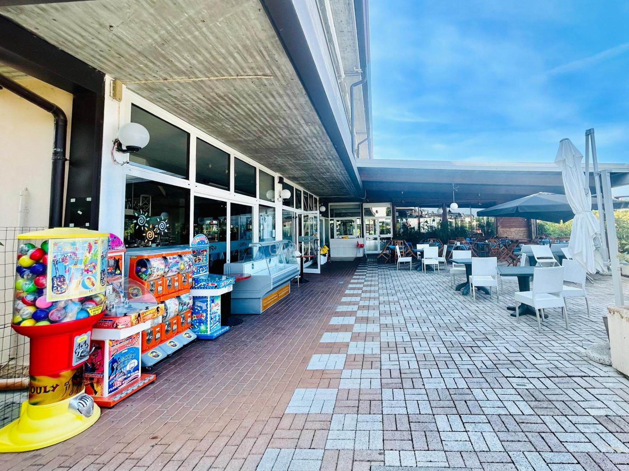 Perla Apartment - 3 Piscine E Un Bar - Desenzano Desenzano del Garda Ngoại thất bức ảnh