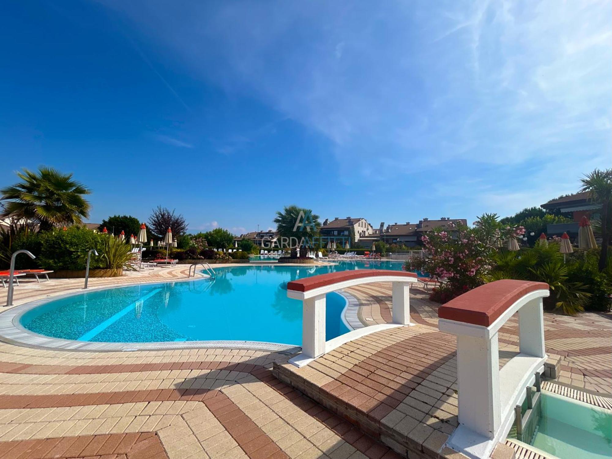 Perla Apartment - 3 Piscine E Un Bar - Desenzano Desenzano del Garda Ngoại thất bức ảnh